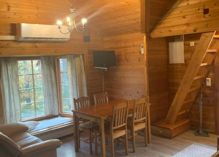 Lomahyppaeys 木屋 *